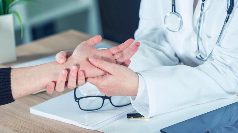 Best orthopedic doctor in rewa